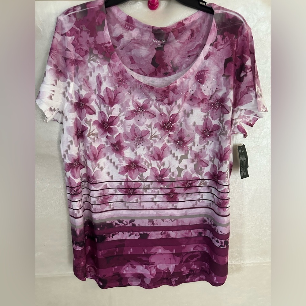 Style & Co Red and White Graphic Short Sleeve T-Shirt